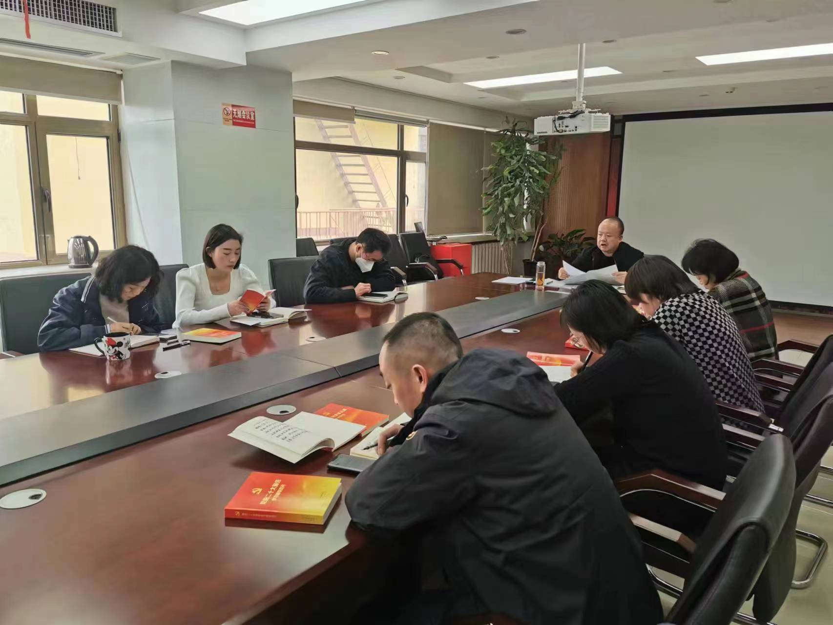 省殘疾人福利基金會召開黨員大會 傳達(dá)學(xué)習(xí)2023年省殘聯(lián)工作會議暨黨風(fēng)廉政建設(shè)工作（視頻）會議精神